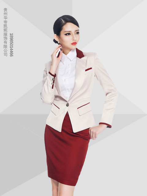 新款时尚西服女装定做 